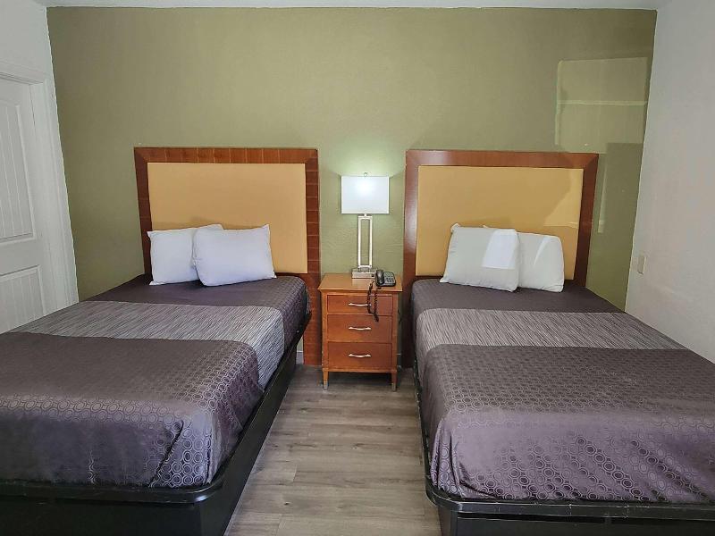 Super 8 By Wyndham El Centro North image