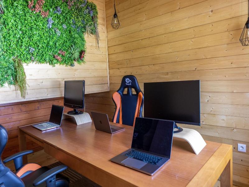 Coliving The VALLEY With Coworking Space Open 24-7 image