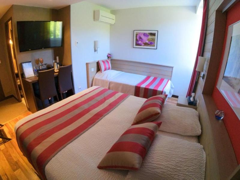 Logis Hotel Le Mas De La Prairie image