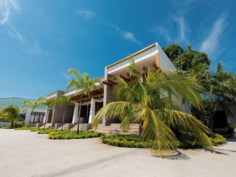 Paraiso Rainforest And Beach Hotel image