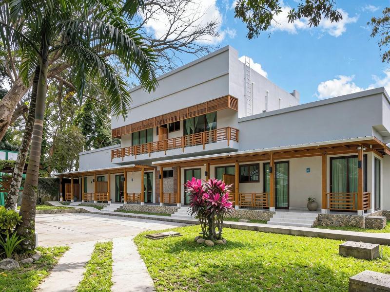 Paraiso Rainforest And Beach Hotel image