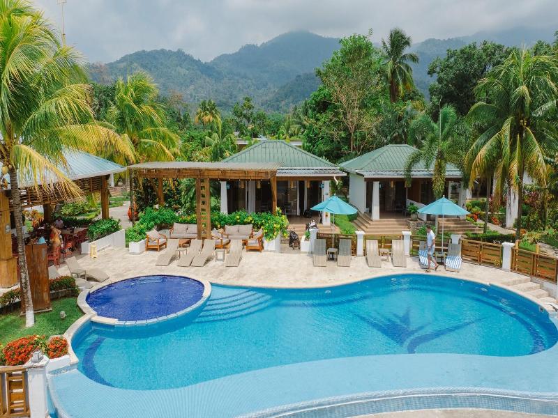Paraiso Rainforest And Beach Hotel image