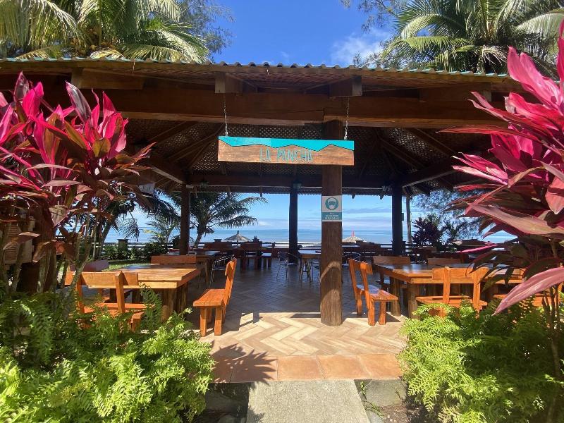 Paraiso Rainforest And Beach Hotel image