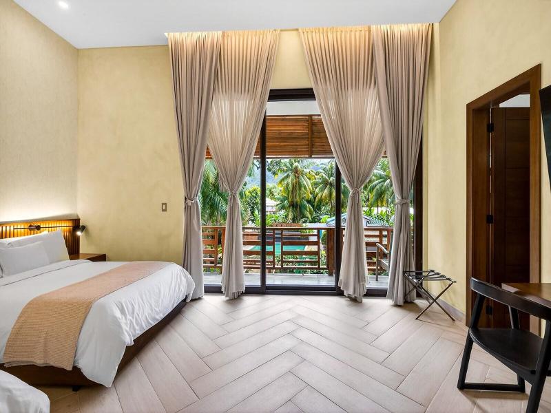 Paraiso Rainforest And Beach Hotel image