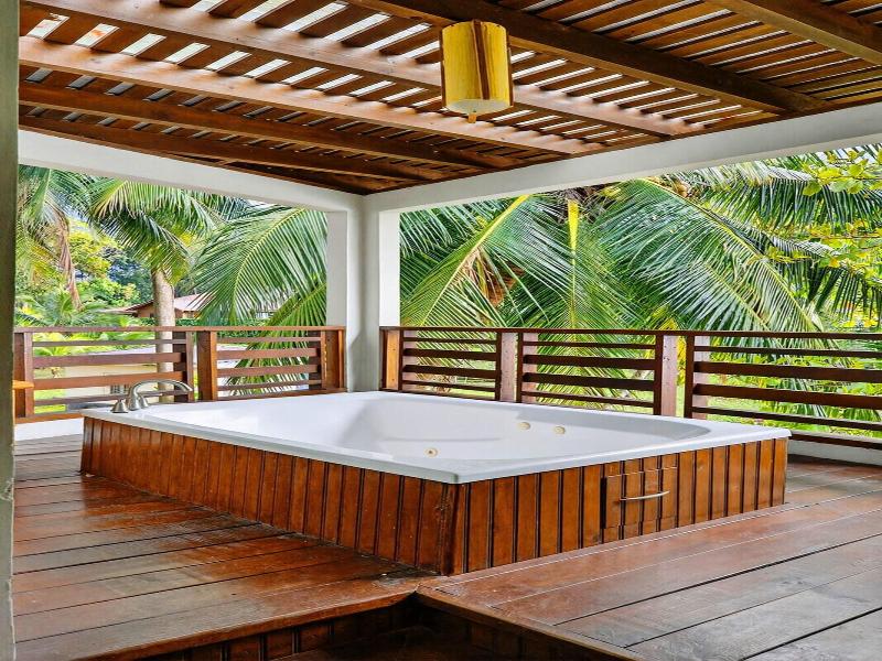 Paraiso Rainforest And Beach Hotel image