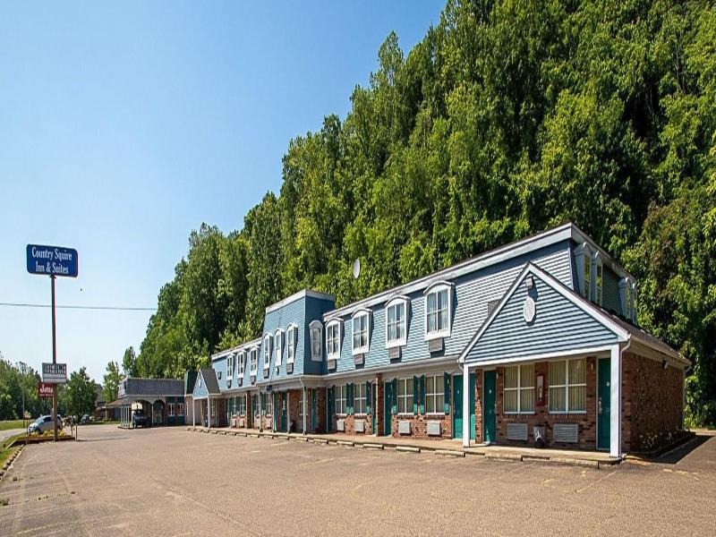Country Squire Inn Suites