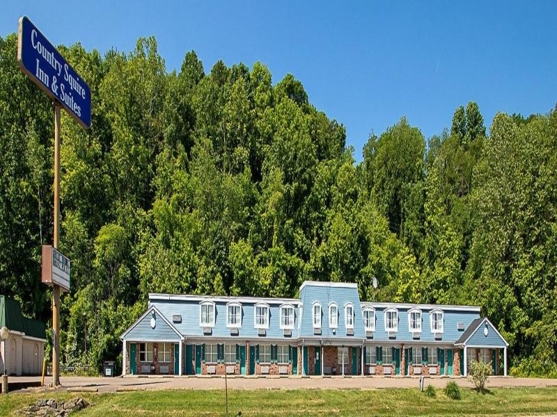 Country Squire Inn Suites