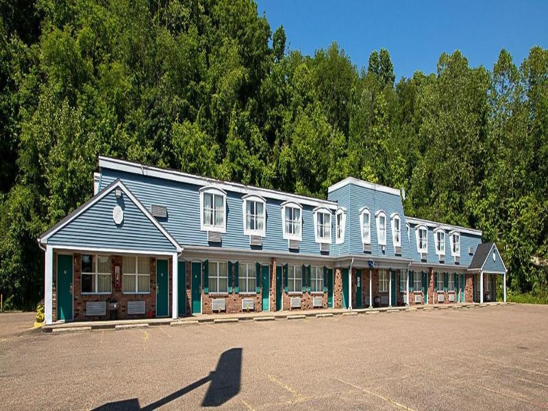 Country Squire Inn Suites