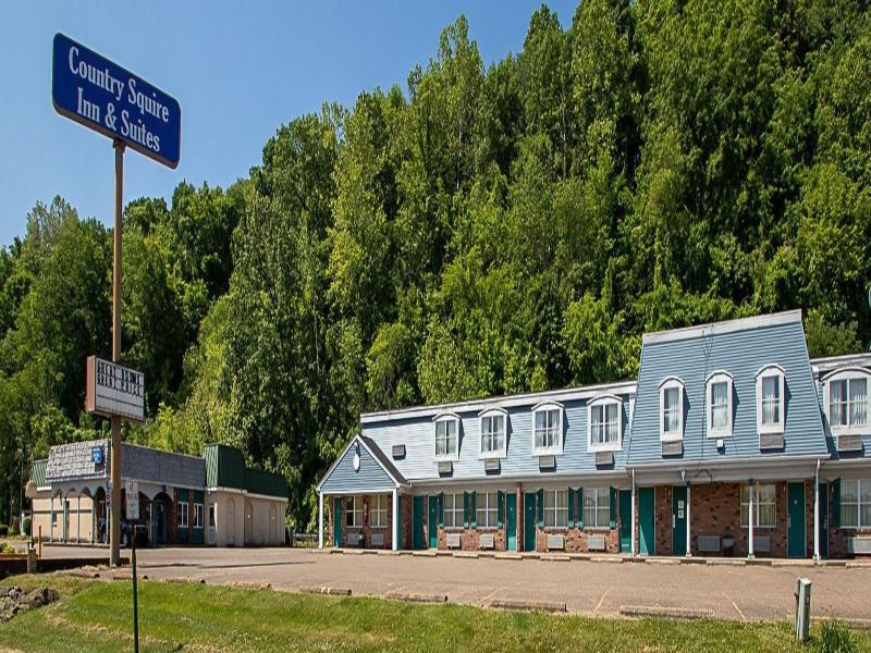 Country Squire Inn Suites