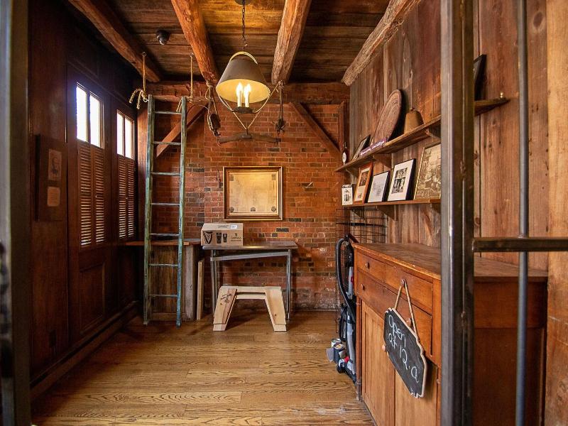 Country Squire Inn Suites