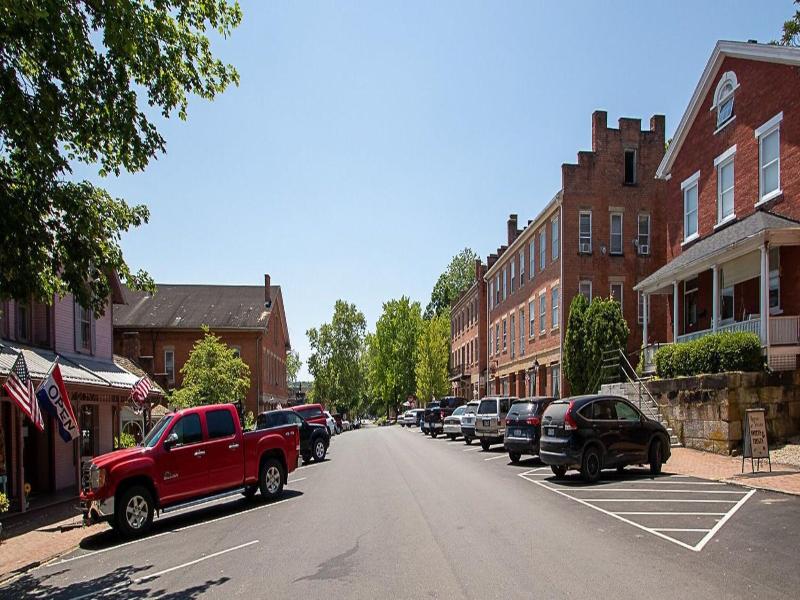 Country Squire Inn Suites