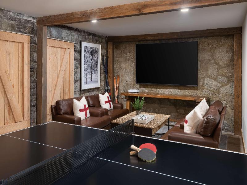 The Snowpine Lodge image