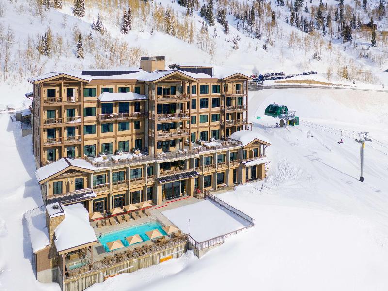 The Snowpine Lodge