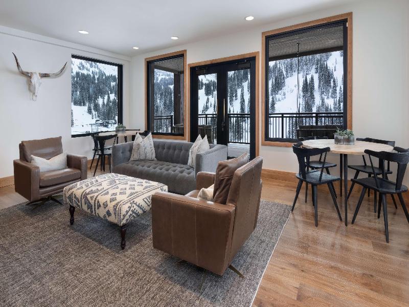 The Snowpine Lodge image