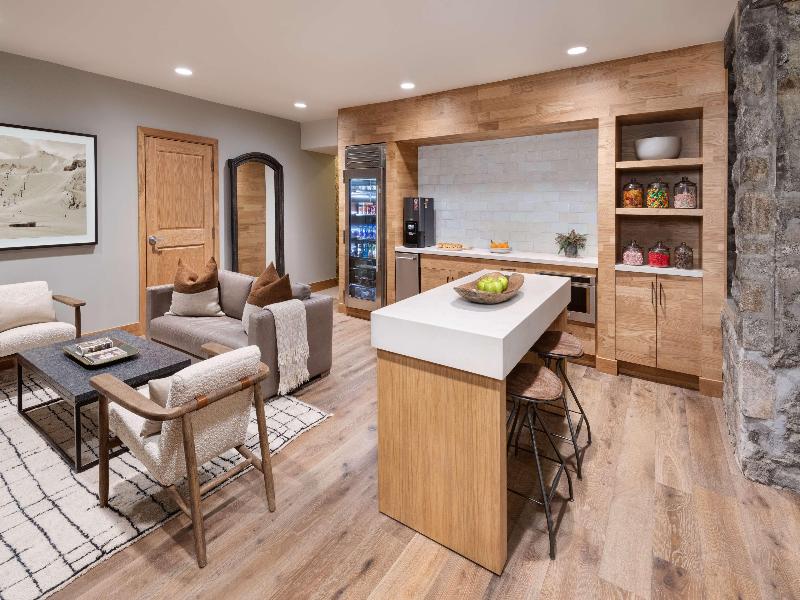 The Snowpine Lodge image