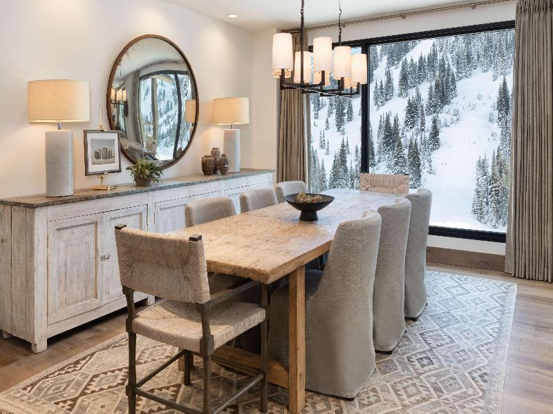 The Snowpine Lodge image