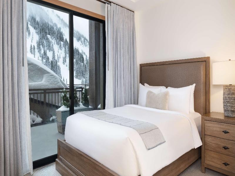 The Snowpine Lodge image 7