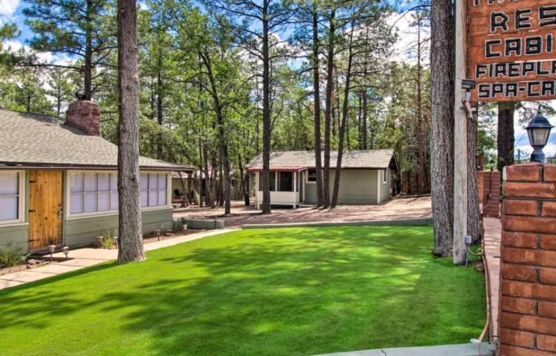 Hidden Rest Cabins Resort image