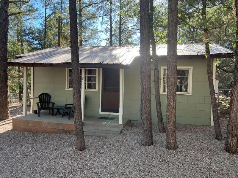 Hidden Rest Cabins Resort image