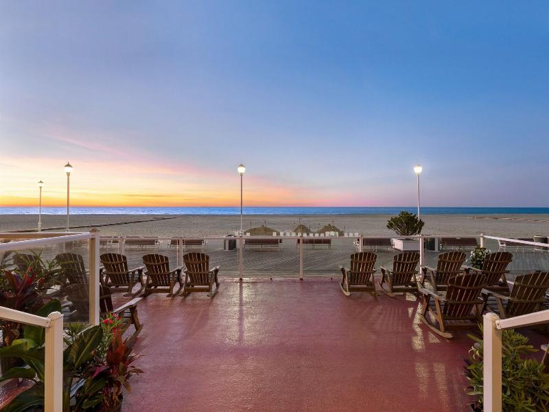 Plim Plaza Hotel image