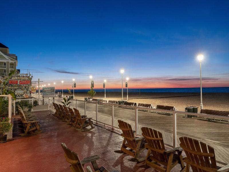 Plim Plaza Hotel image
