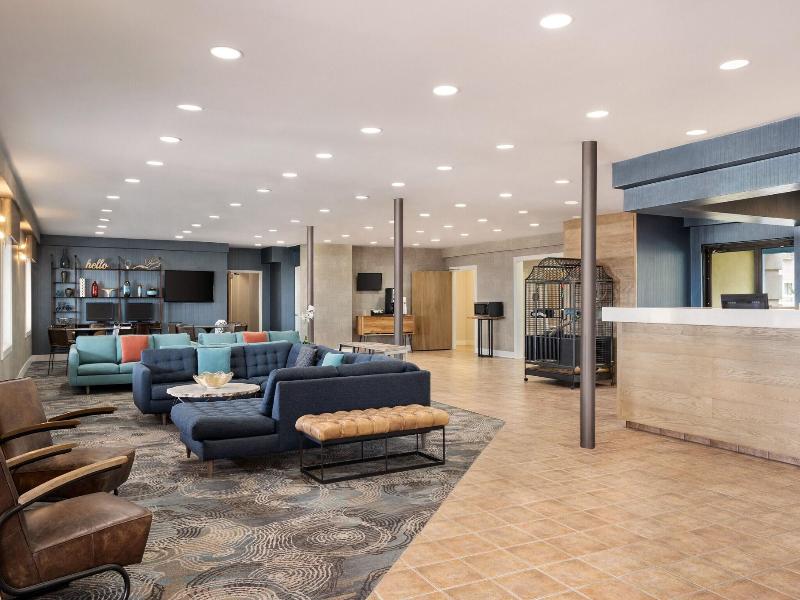 Plim Plaza Hotel image