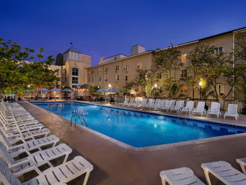 Plim Plaza Hotel image