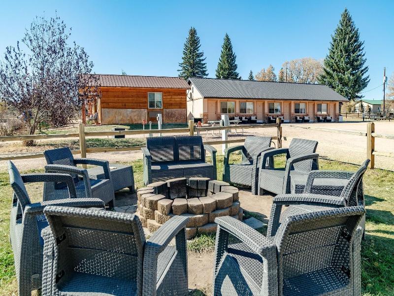 Mountain Ridge Cabins And Lodging