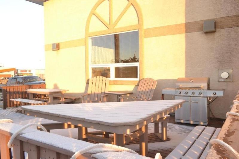 Aurora Park Inn Suites image