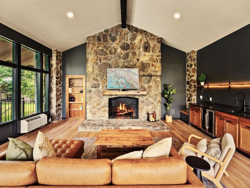 Tremont Lodge Resort image