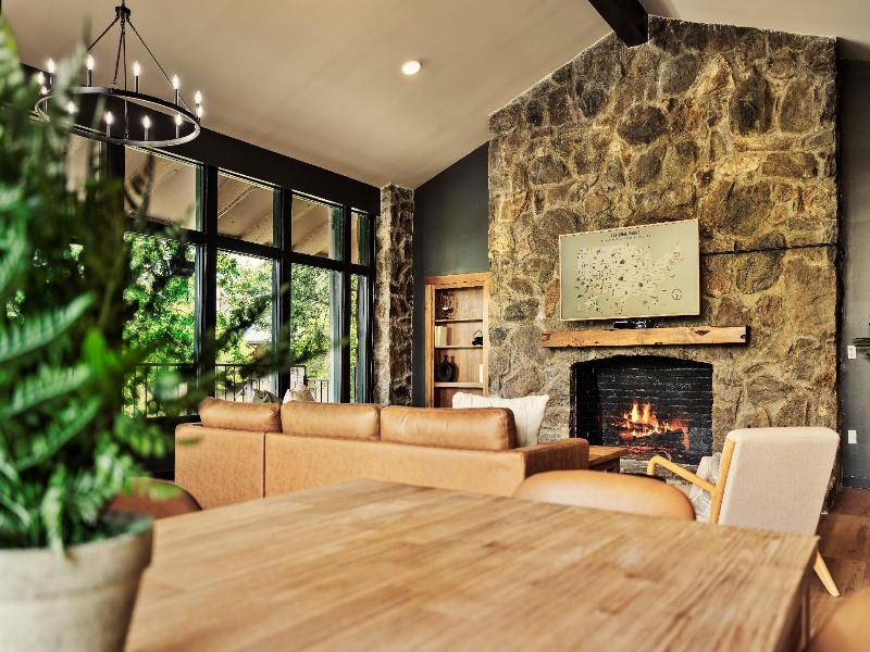 Tremont Lodge Resort image