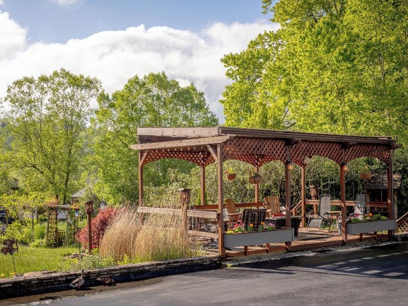 Azalea Garden Inn