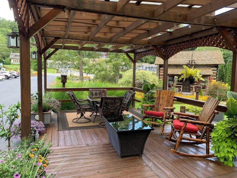 Azalea Garden Inn