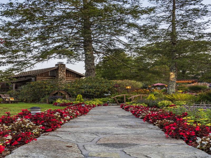 Azalea Garden Inn