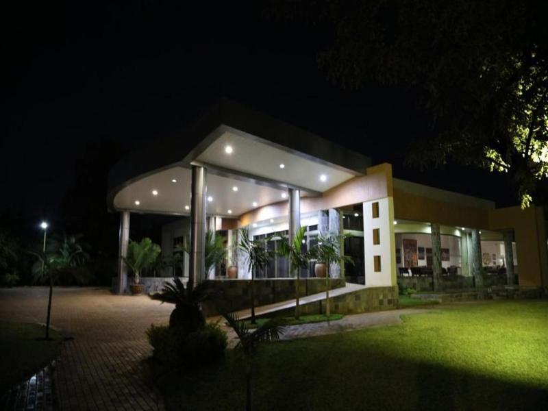Twangale Park Hotel image