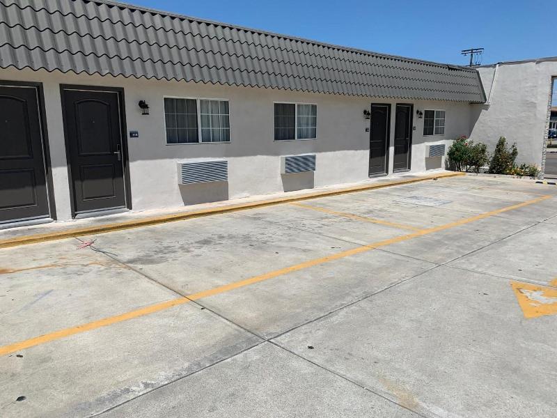 Empire Inn Motel image
