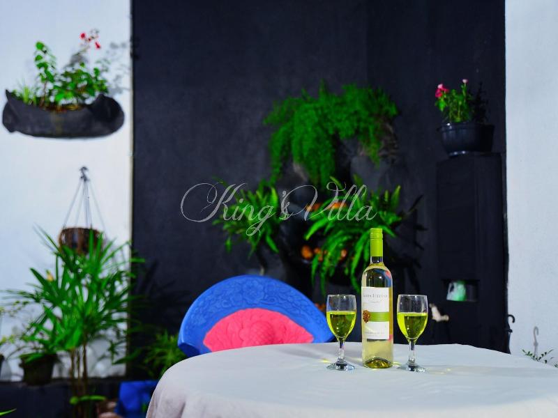 Kings Villa image