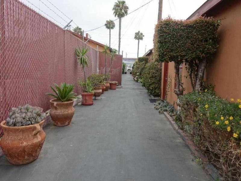 Baycities Motel image
