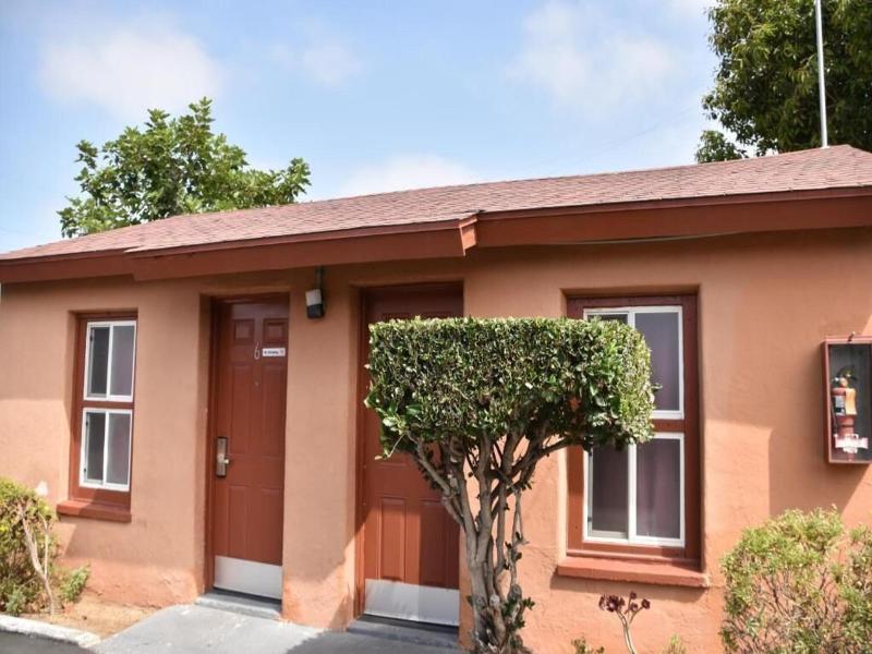 Baycities Motel image