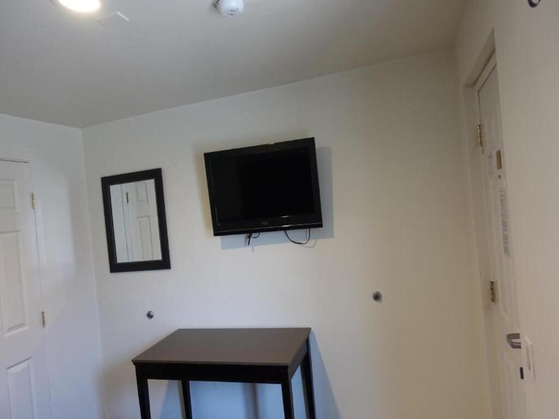 Baycities Motel image