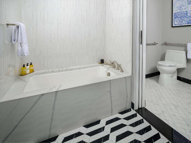 Daxton Hotel Birmingham Curio Collection By Hilton image