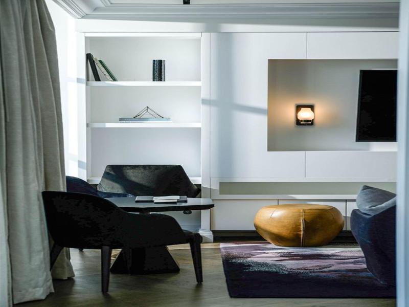 Daxton Hotel Birmingham Curio Collection By Hilton image