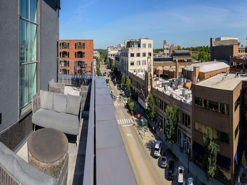 Daxton Hotel Birmingham Curio Collection By Hilton image