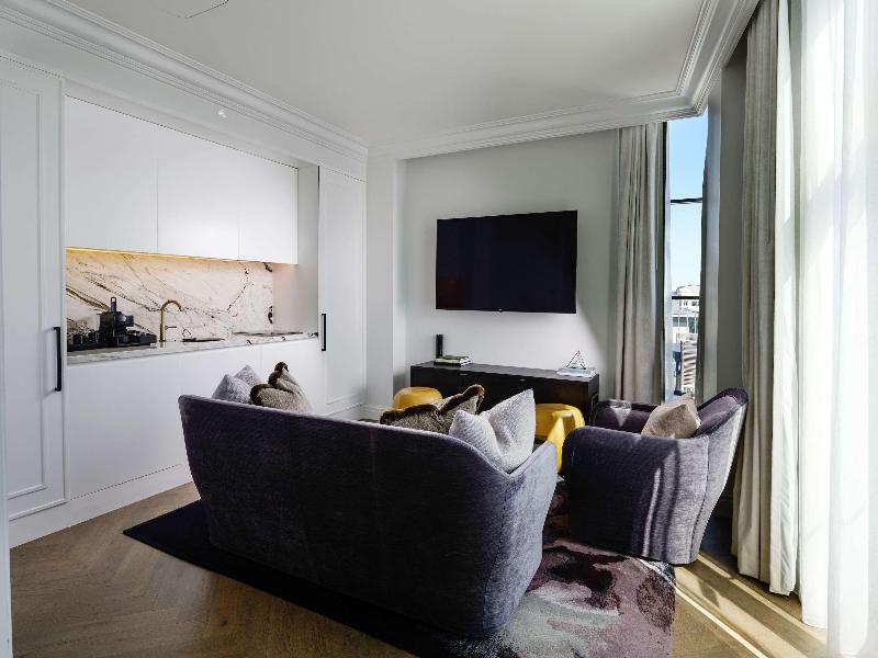 Daxton Hotel Birmingham Curio Collection By Hilton image