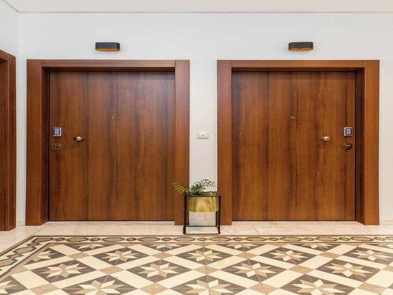 Black Onyx Comfort Suites