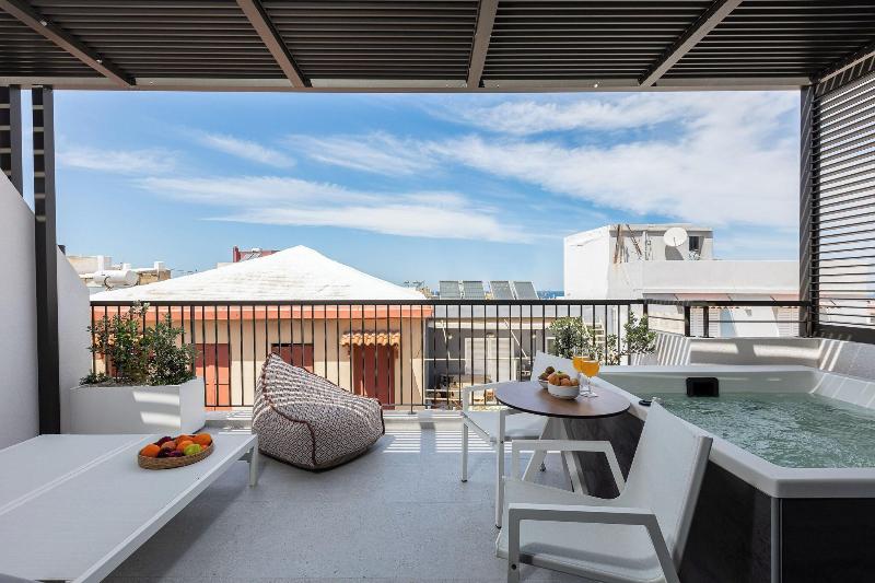 Porta Suites image