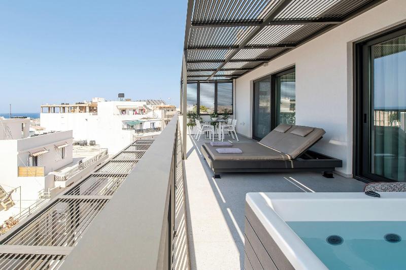 Porta Suites image