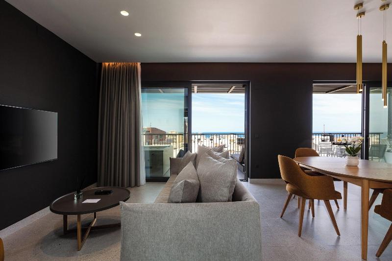 Porta Suites image