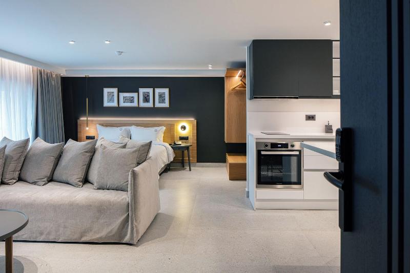 Porta Suites image