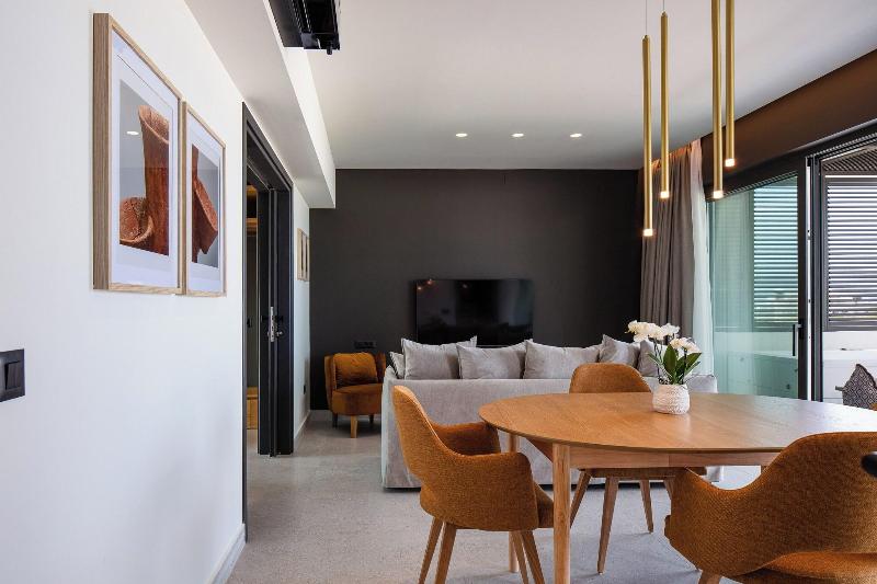 Porta Suites image